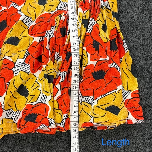Yves Saint Laurent Poppy Print Crepe Shorts - Picture 12 of 12